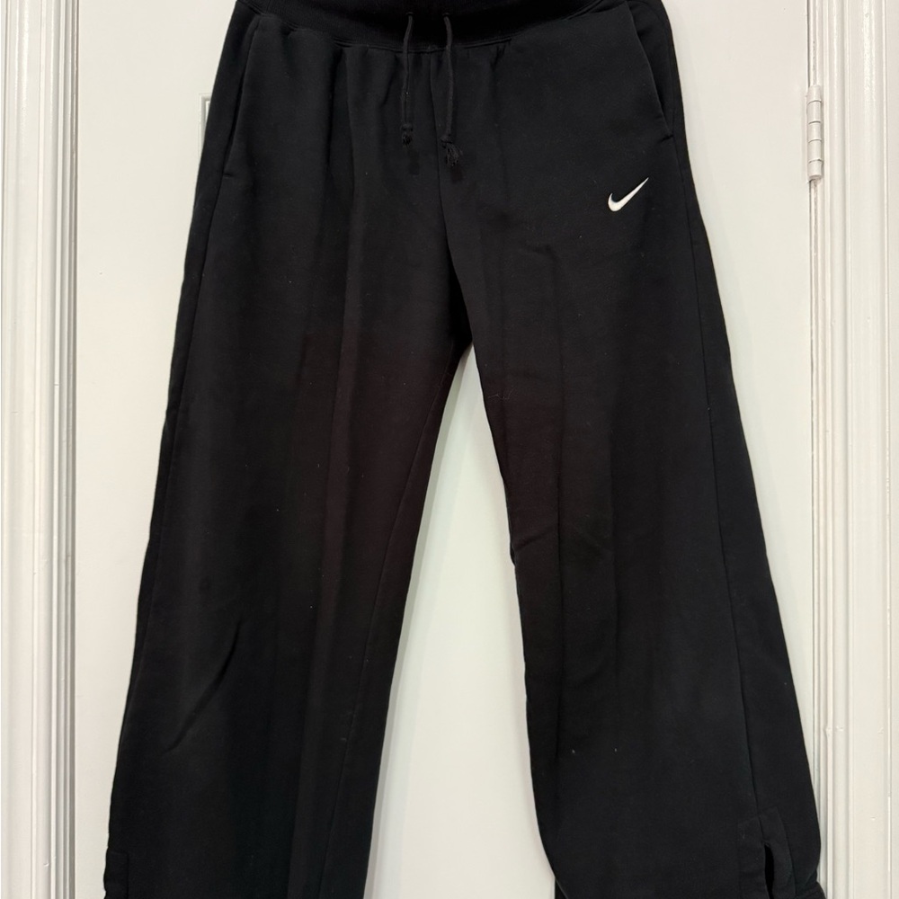 Nike Black and White Joggers with Elastic Waistband